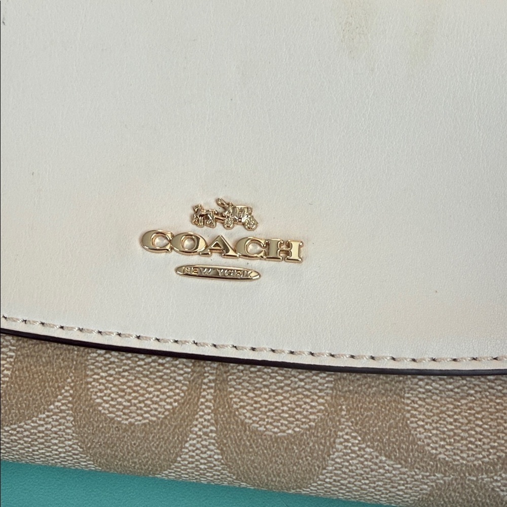 Coach White and Cream Women's Wallet fold leather coin card clutch wristlet - Picture 2 of 10